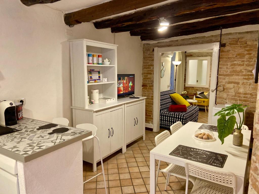 la Casetta in Castello Cagliari Centro room 2